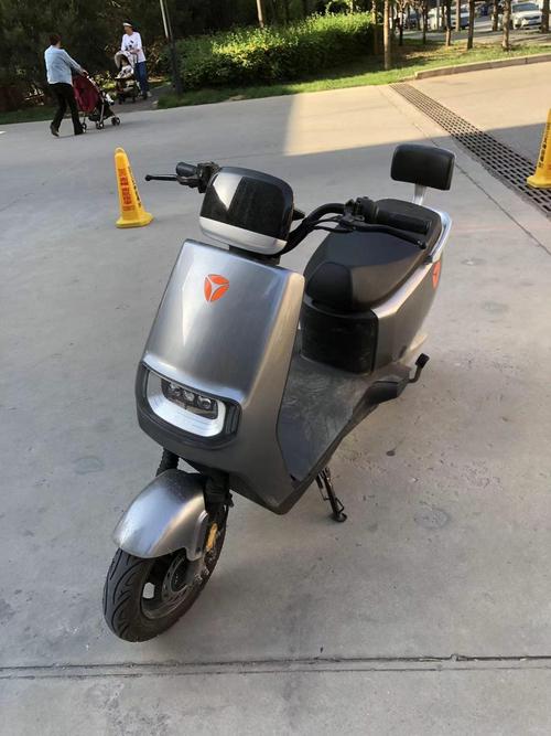 准新电动自行车转让 3400元，手续齐全，仅骑半个月